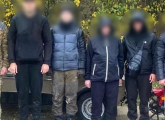 «Разведчик» на мотоцикле и авто с нарушителями: в Одесской области разоблачили канал побега в Молдову