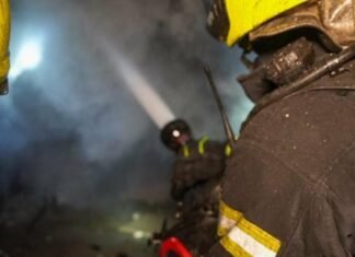 Пожар обесточил часть Одессы: огонь повредил оборудование энергетики, — ФОТО, ВИДЕО