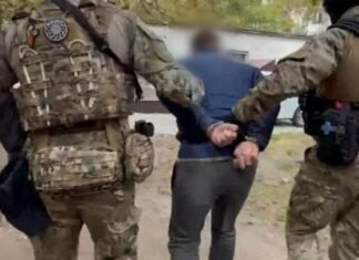 Окровавленное тело в подъезде: одессит забил насмерть знакомого, — ФОТО