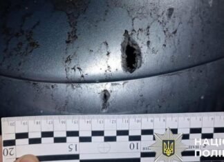 Взрыв во дворе Рени: авто повреждено, полиция ищет виновного