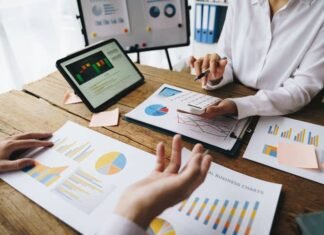 FRACTAL інвестує $1 млн в український ШІ-стартап для управління фінансами.