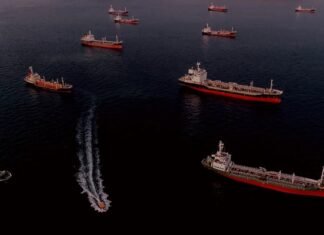 ЄС готує правову основу для затримання російських “тіньових” танкерів.