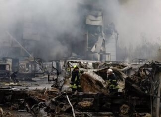 Українська енергосистема та цивільне населення знову опинились під прицільним вогнем РФ.