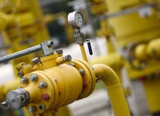 Поки Україна шукає газ аби пережити зиму, Словаччина прагне перетворити питання транзиту на частину переговорів щодо вступу України до ЄС.
