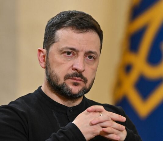 Не побеждает в войне, но хочет править до смерти. Зеленский объяснил, чего боится Путин