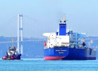 Трамп витісняє російську нафту з Європи, але Угорщина пручається. Чи вплинуть нові санкції США на здатність РФ продовжувати війну?