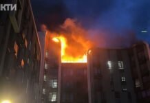 Россияне разбомбили рынок в Вышгороде: дроном ударили по жилому дому (видео)