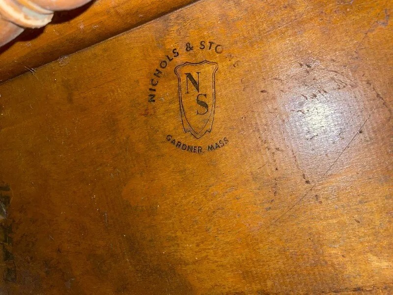 Мужчина нашел на улице брошенную соседом «невероятную находку», которая оказалась стоящей (фото)