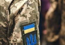 В Одессе прохожие помешали задержанию мужчины: ТЦК объяснил инцидент