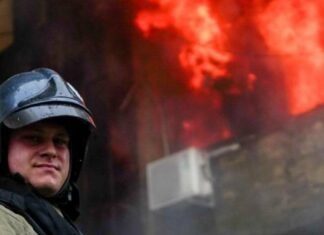 Масштабный пожар в Одессе: горело производственное здание – ФОТО