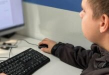 Месть в Одесской области: 18-летний парень ночью пытался сжечь дом знакомой, — ФОТО