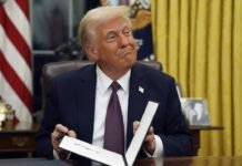 Швейцария смогла снизить пошлины США, задобрив Трампа роскошными подарками, — Axios