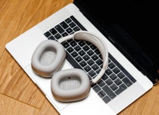 Теперь точно емейзинг: давний баг с «тремя огнями смерти» в Apple AirPods Max можно исправить холодильником