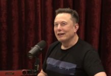 «Сумасшедшие технологии»: Маск намекнул, что Roadster сможет летать — обещает показать до конца года