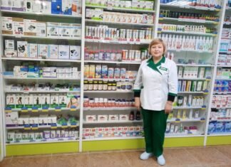 Как работают фармацевты «Аптеки 9-1-1» в красной зоне: репортаж из прифронтового поселка в Херсонской области