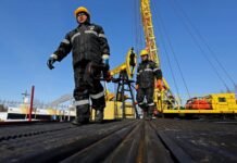 Втрати РФ від нафтових санкцій сягнуть $50 млрд на рік: “Лукойл” знайшов покупця для своїх закордонних активів, а ФРН розглядає націоналізацію активів “Роснєфті”.