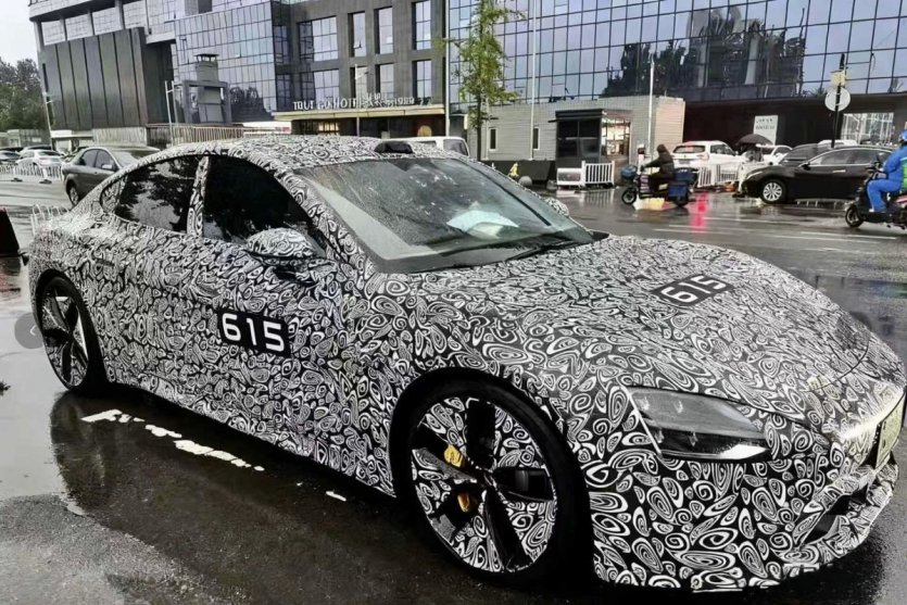 Обновление Xiaomi SU7: странное авто замечено на тестировании, компания распродает предыдущие модели