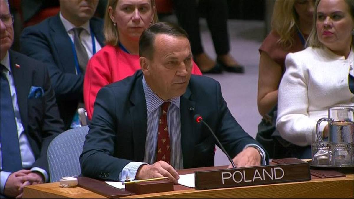 «Не назвал это победой»: польский МИД раскрыл, сколько еще готовится воевать Украина (видео)