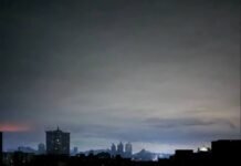 Почти вся территория так называемой «ДНР» оказалась без света: сообщают о «прилете» по подстанции (видео)