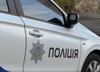Подрезал в подъезде и ходил с кастетом: 18-летнему одесситу грозит до восьми лет