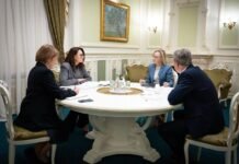 Свириденко в Киеве встретилась с министром Сухопутных войск США