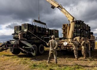 Захищають себе й надають допомогу Києву: Серед членів НАТО немає згоди на збиття російських безпілотників та ракет над Україною.
