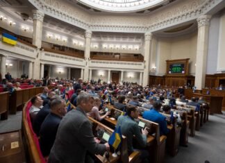 В Раде снова блокировали трибуну перед голосованием за отставку Гринчук и Галущенко