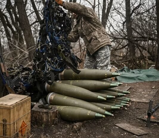Європарламент закликає не робити поступок агресору і продовжувати підтримку України.