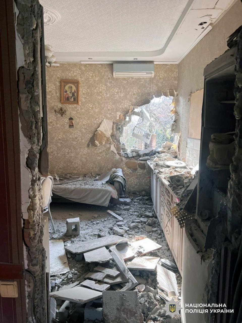 Трое людей погибли и девять пострадали в результате российских атак по Херсонской области