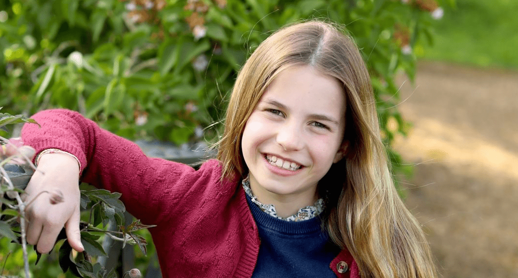 Принцессу Шарлотту готовят к важной роли: Кейт была против