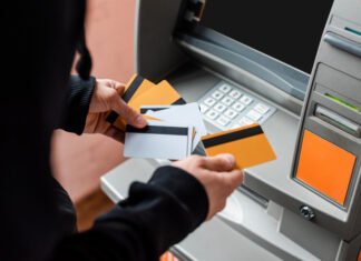 Мастер дипфейков из Нидерландов открыл 46 счетов в разных банках с помощью нейросетей