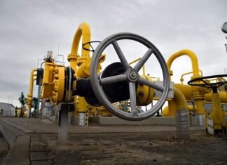 У ЄС узгодили поступову відмову від газу РФ до 2027 року. Польща і Греція стануть головними постачальниками палива для регіону взамін російського.