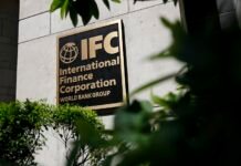 IFC придбає частки у двох українських страхових компаніях.