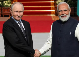«Удар в спину» Трампу: что стоит за скандальным визитом Путина в Индию
