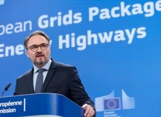 Єврокомісія на початку 2026 року представить пропозицію щодо повної заборони на імпорт російської нафти.