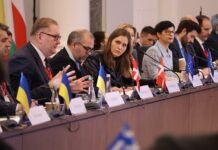 ЄС запустив план переговорів про вступ України в обхід Угорщини.