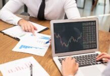 Фінансовий сектор України зберігає стійкість, проте є ризики погіршення у найближчі пів року.