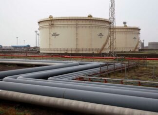 Туреччина значно скоротила імпорт російської нафти на тлі санкцій, Індія також знайшла заміну “чорному золоту” РФ.