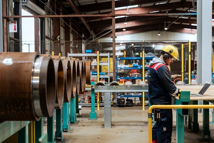 Виробник труб “Інтерпайп” продовжує інвестувати десятки мільйонів доларів у модернізацію обладнання і розширення експорту навіть в умовах війни.