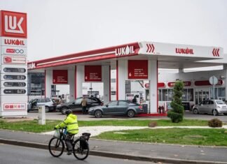 США продовжили дедлайн для продажу закордонного бізнесу “Лукойлу” до 17 січня.