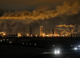 РФ збільшила експорт нафти морем, але Україна не здається та продовжує атакувати енергетичні потужності агресорки.