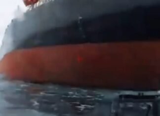 СБУ поразила морскими дронами танкер «теневого флота» РФ в Черном море стоимостью $30 миллионов