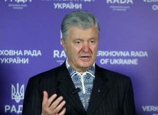 На фоне дела о госизмене: эксперт об изменении риторики Порошенко в отношении Коломойского