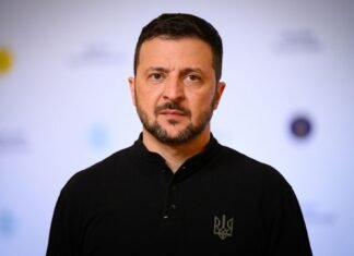 Зеленский поддержал идею трехсторонней встречи США, Украины и РФ