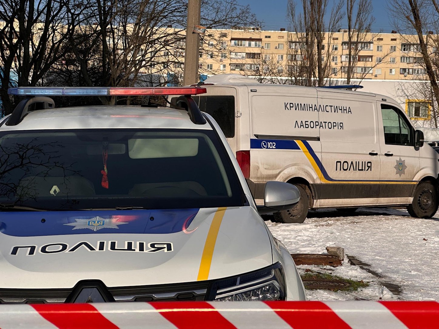 Ранен военнослужащий: взрыв внедорожника в Киеве квалифицировали как теракт (фото)