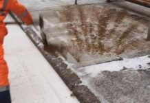 Коммунальщики «спасают» Одессу от гололеда, — ФОТО, ВИДЕО