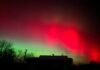 Видно из разных уголков: в небе над Украиной наблюдают яркое полярное сияние (фото)