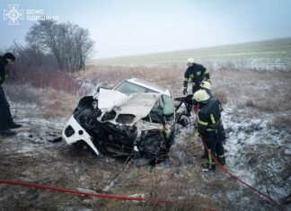 Спасатели деблокировали водителя из искореженного авто: подробности ДТП на трассе Одесса–Рени