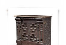 Не открывали веками: 350-летний сундук продали на аукционе на бешеную сумму (видео)