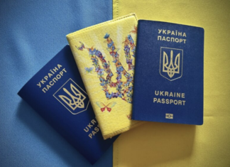 В Украине ввели множественное гражданство: что с мобилизацией и пенсией